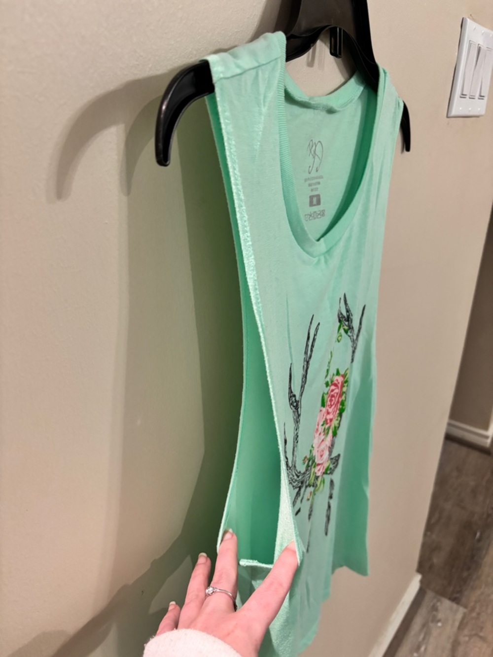 Barbara Dunkleman Mint Green Bohemian Tank Top - Picture 3 of 3